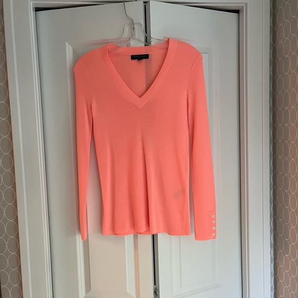 Merino wool V-neck sweater - Picture 1 of 3